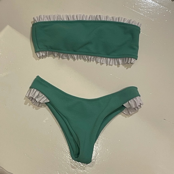 ruffle bandeau bikini set - Picture 2 of 3